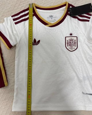 Conjunto Infantil Mundial España 2026 Talla 16