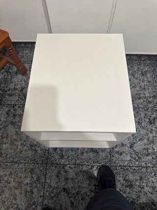 Mesita auxiliar blanca