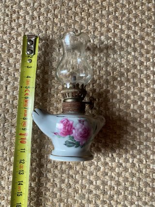 Mini candeeiro a petróleo com rosas