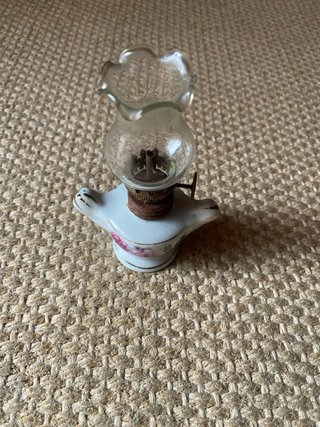 Mini candeeiro a petróleo com rosas