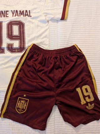 Conjunto España Lamine Yamal talla 24 (7-10 años)