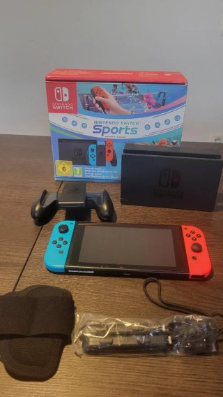Nintendo Switch + Nintendo Switch Sports