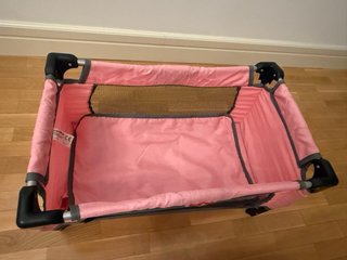 Cuna de viaje para muñecas Mimittos