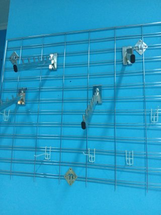 Perchero de pared metálico