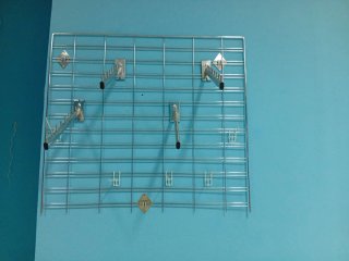 Perchero de pared metálico