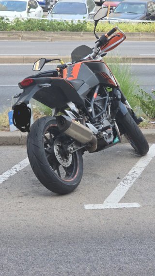 KTM Duke 125 AKRAPOVIC