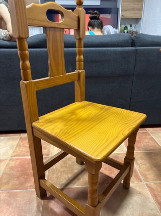 Mesa de comedor de madera