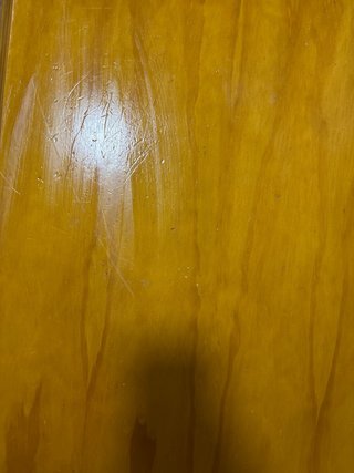 Mesa de comedor de madera