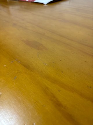 Mesa de comedor de madera