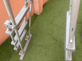 Escalera piscina gris metal/plástico
