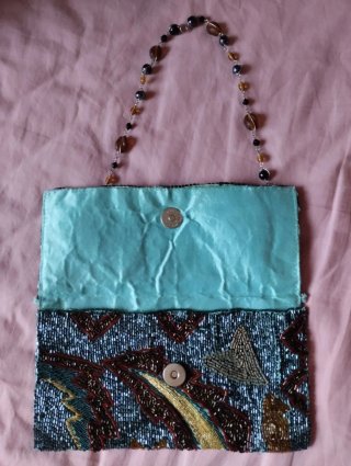 Bolso con pedrería