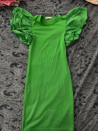 Vestido verde manga abullonada