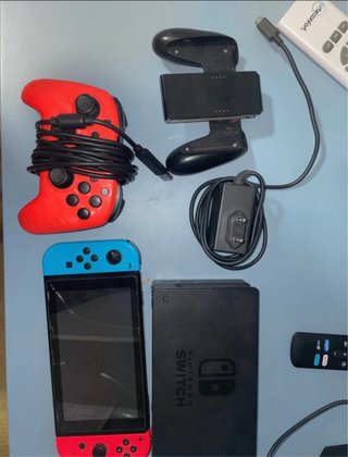 Nintendo Switch con joycons rotos