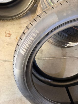 Pirelli P Zero PZ4 285/40R19 107Y Neumático