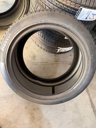 Pirelli P Zero PZ4 285/40R19 107Y Neumático