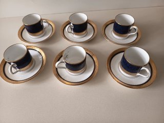 Tazas Noritake de porcelana azul y oro