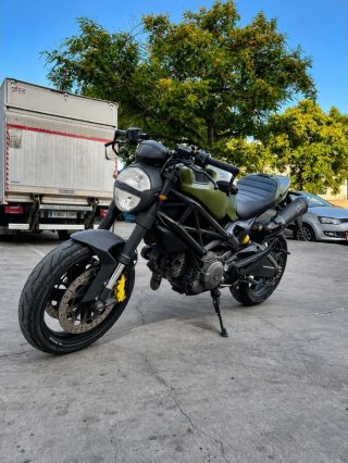 Ducati Monster Naked Verde Negra