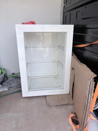 Caja de aluminio sin puertas .