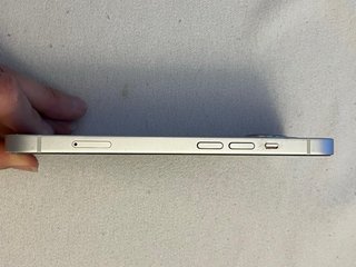 iPhone 13 blanco.