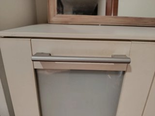 Mueble auxiliar con puertas de cristal. Urge!!