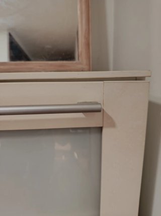 Mueble auxiliar con puertas de cristal. Urge!!