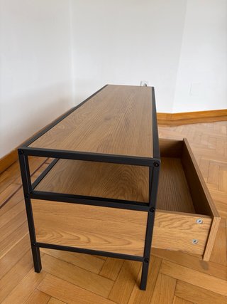 Mueble TV JYSK estilo industrial con cajón