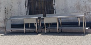 Mesa de acero inoxidable con fregadero