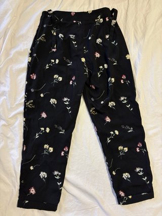 Pantalón estampado floral Stradivarius