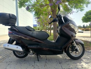 Suzuki Burgman 200 Marrón