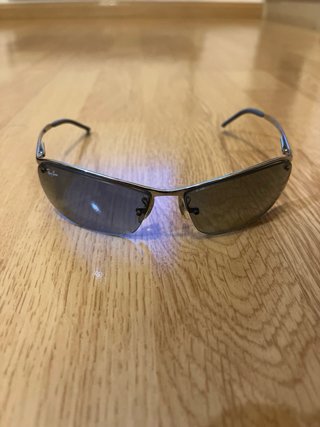 Gafas de sol Ray-Ban grises y plateadas