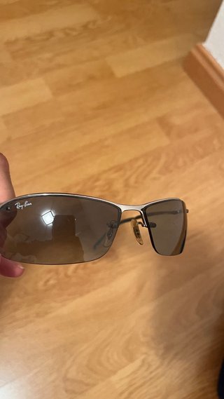 Gafas de sol Ray-Ban grises y plateadas