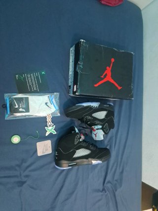 Jordan 5 Negro/Rojo