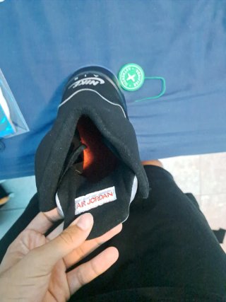 Jordan 5 Negro/Rojo
