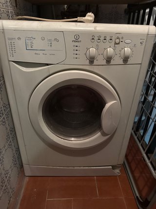 Lavadora Indesit WILD126