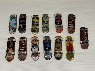 Lote de 12 Patinetes Fingerboard