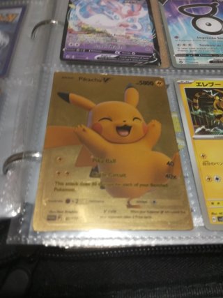 Carta Pokémon Pikachu V Dorada