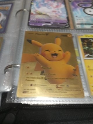 Carta Pokémon Pikachu V Dorada