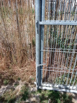 Puertas de entrada a parcela metálicas