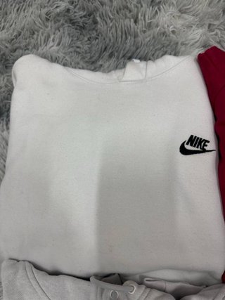 Lote Ropa Nike: Sudaderas y Chaquetas Grado A 80%