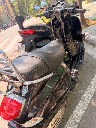 Vespa 125 Negra Automática