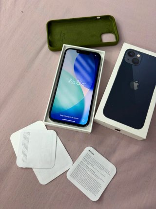 iPhone 13 256GB Midnight + Caja y Funda