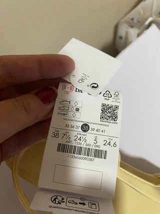Zapatos Bershka tacón bajo amarillos