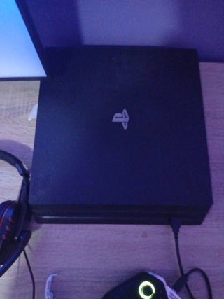 PlayStation 4 Pro (PS4 Pro) - Sony