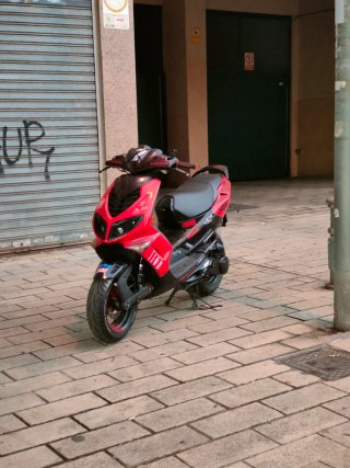 Peugeot Speedfight 2 Scooter Roja y Negra