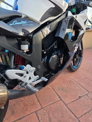 Hyosung GT 125 R Sportbike Negra/Blanca