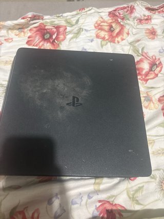 PS4 (PlayStation 4) con 2 mandos y juegos