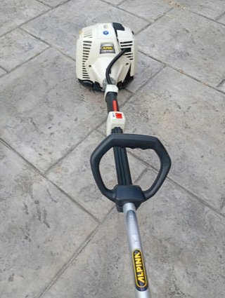 Desbrozadora cortabordes gasolin Alpina T 28 J