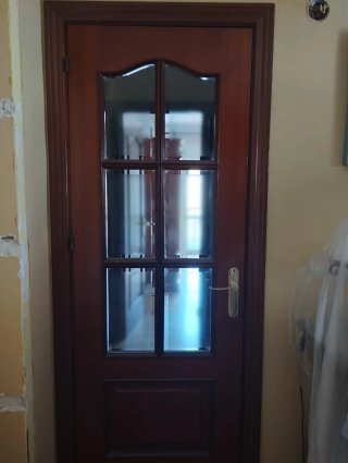 CONJUNTO 7 PUERTAS MADERA MACIZA  145€