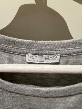 Camiseta gris lentejuelas manga corta