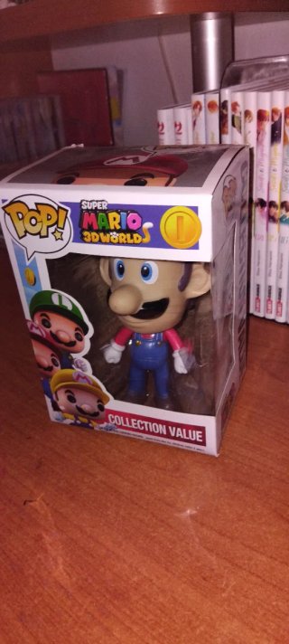 Funko pop pikachu e Super Mario bros